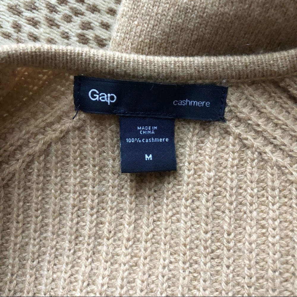 Gap cashmere sweater🐵